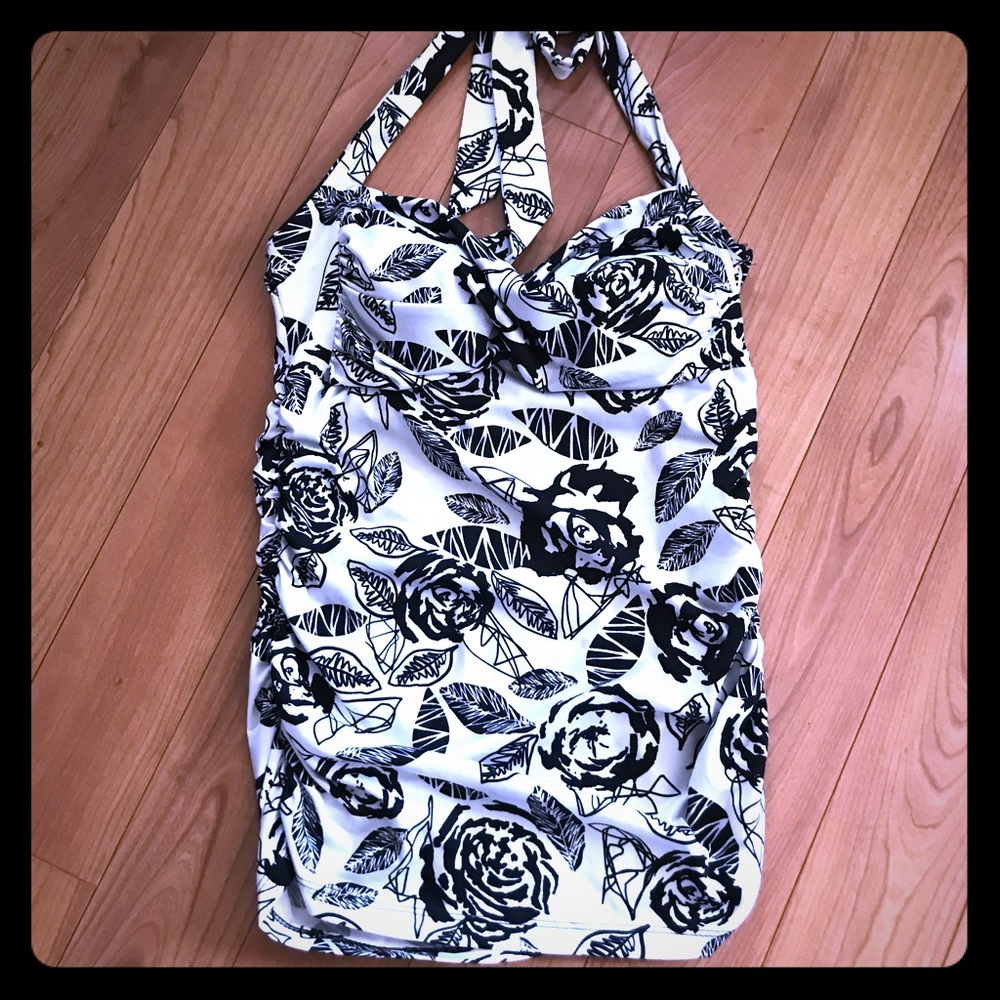 Body-con halter top